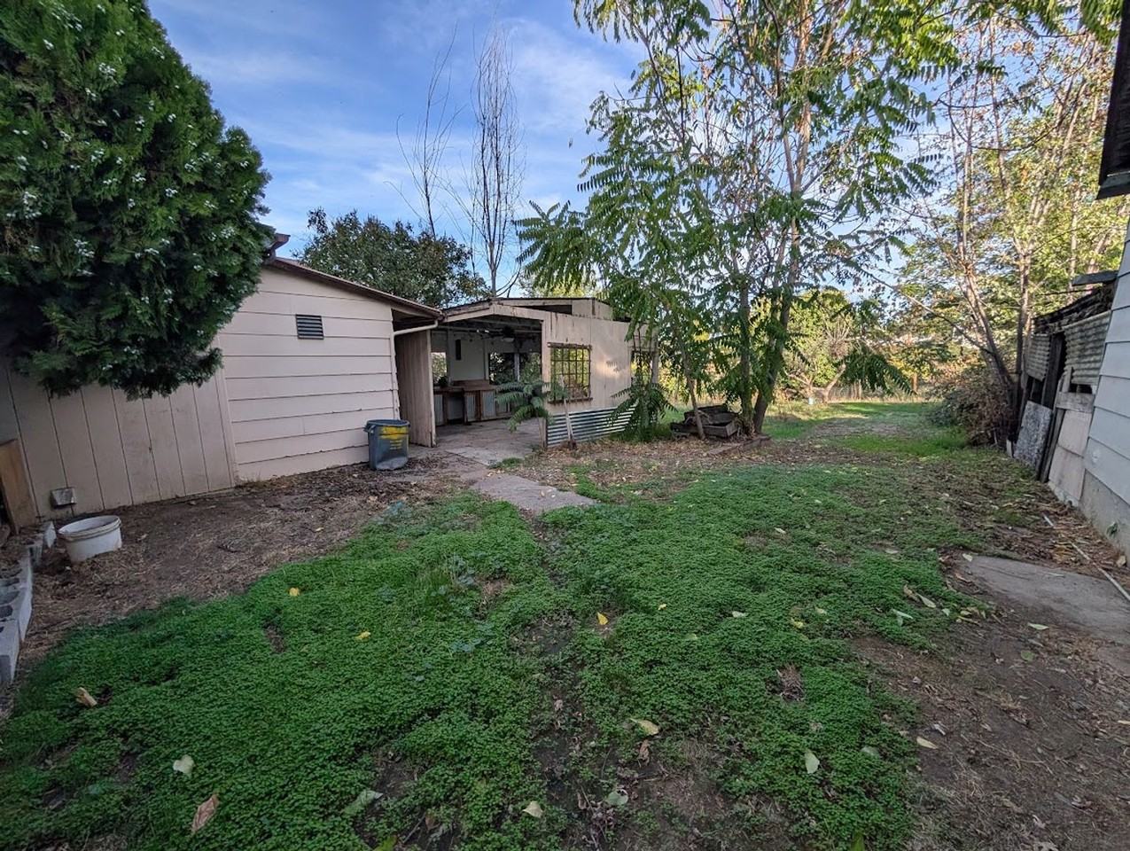 131 N Garden Ct - Photo 3 of 17