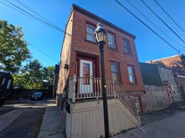 featured image of 15 E Parmenter St