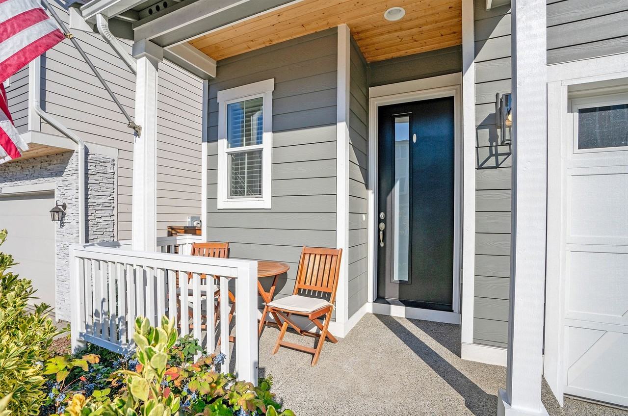 8477 28th Street Ct E - Photo 3 of 44