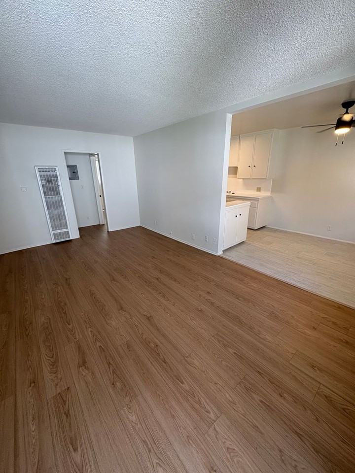 7832 W Manchester Ave - Photo 7 of 13