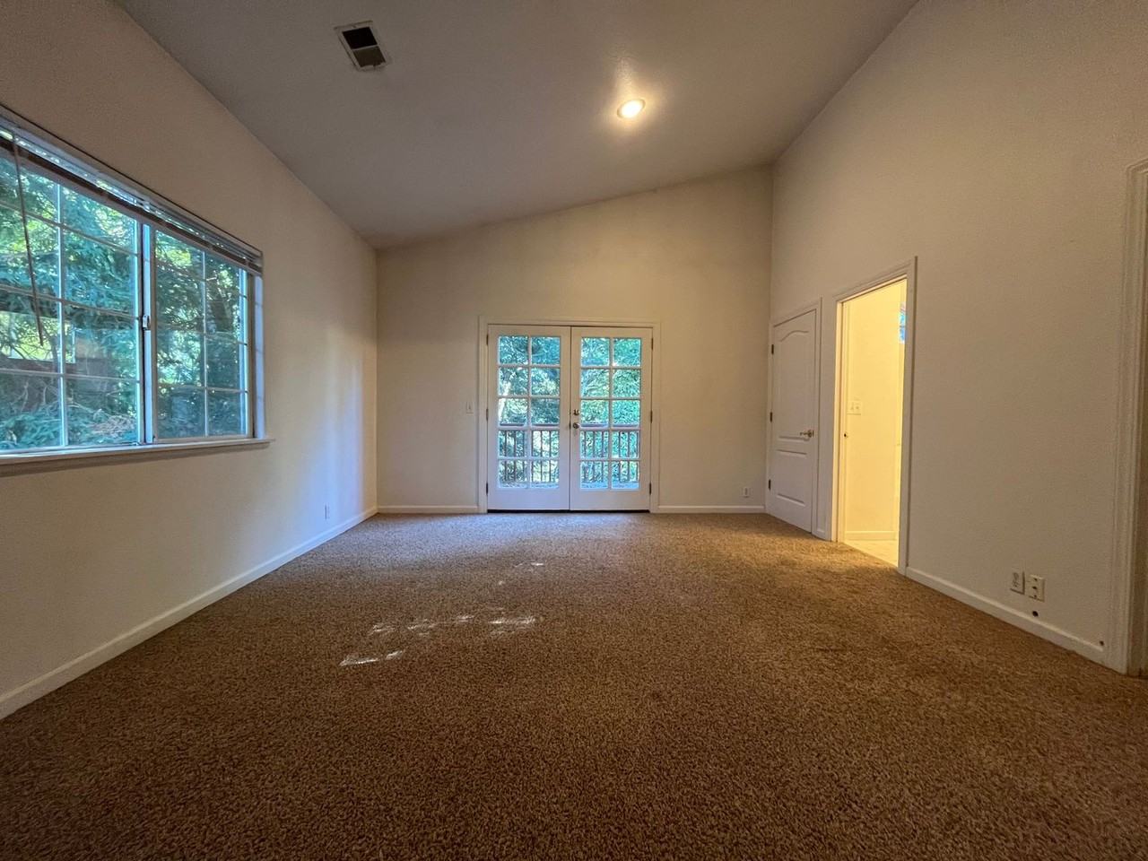 1146 Vista Dr - Photo 5 of 21