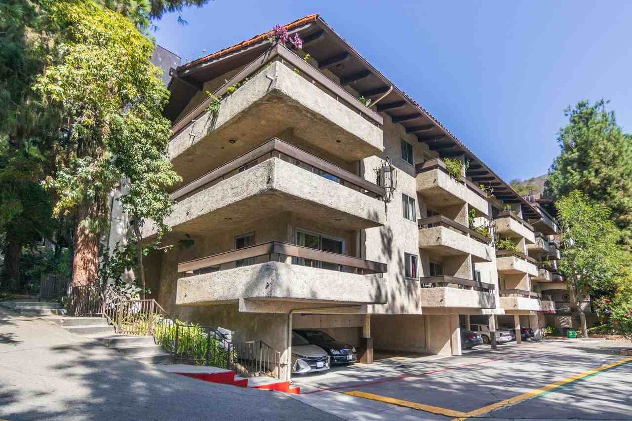 2700 2700 Cahuenga Blvd East No 1303 - Photo 4 of 32