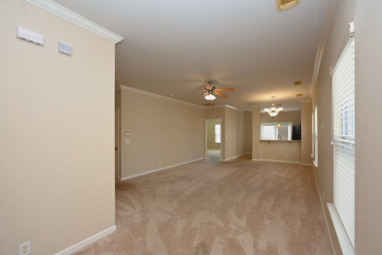 363 Harbor Village Dr - Photo 4 of 34