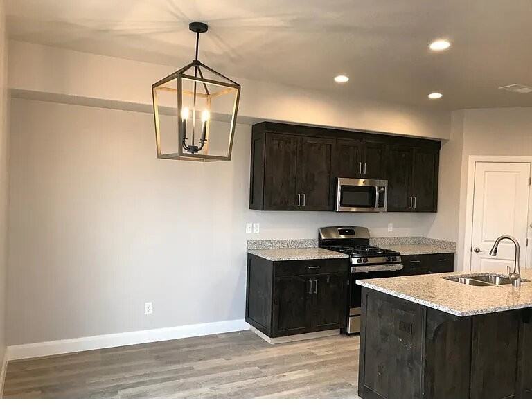 476 N 530 W - Photo 3 of 8