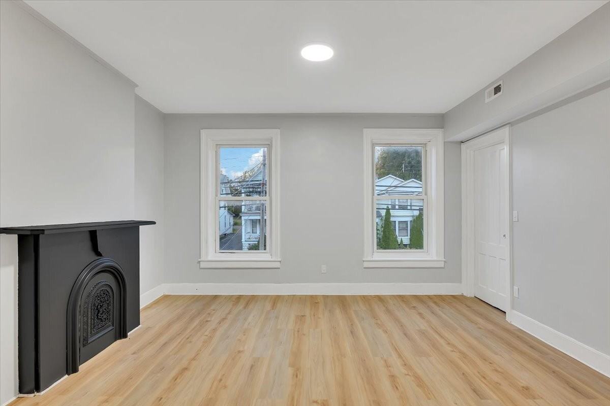 57 1/2 Saratoga Ave #2S - Photo 4 of 18