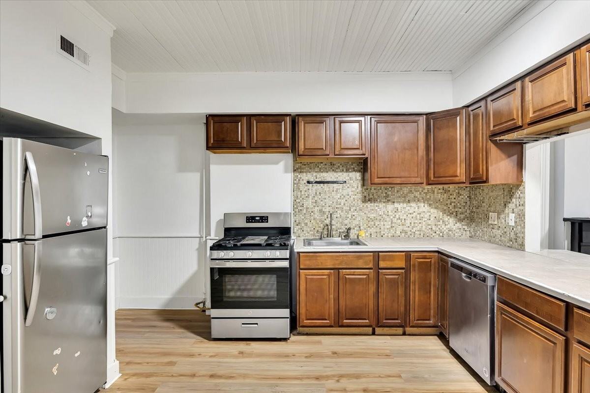 57 1/2 Saratoga Ave #2S - Photo 5 of 18