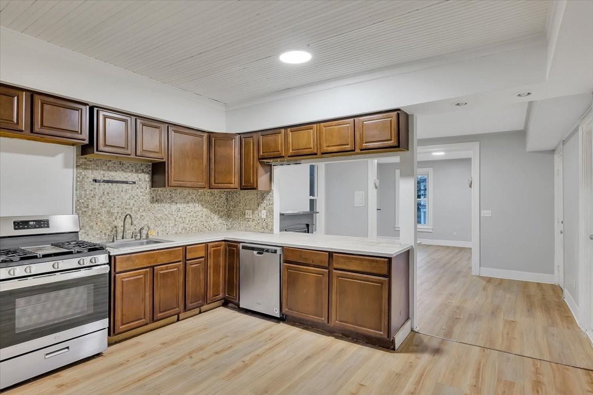 57 1/2 Saratoga Ave #2S - Photo 6 of 18