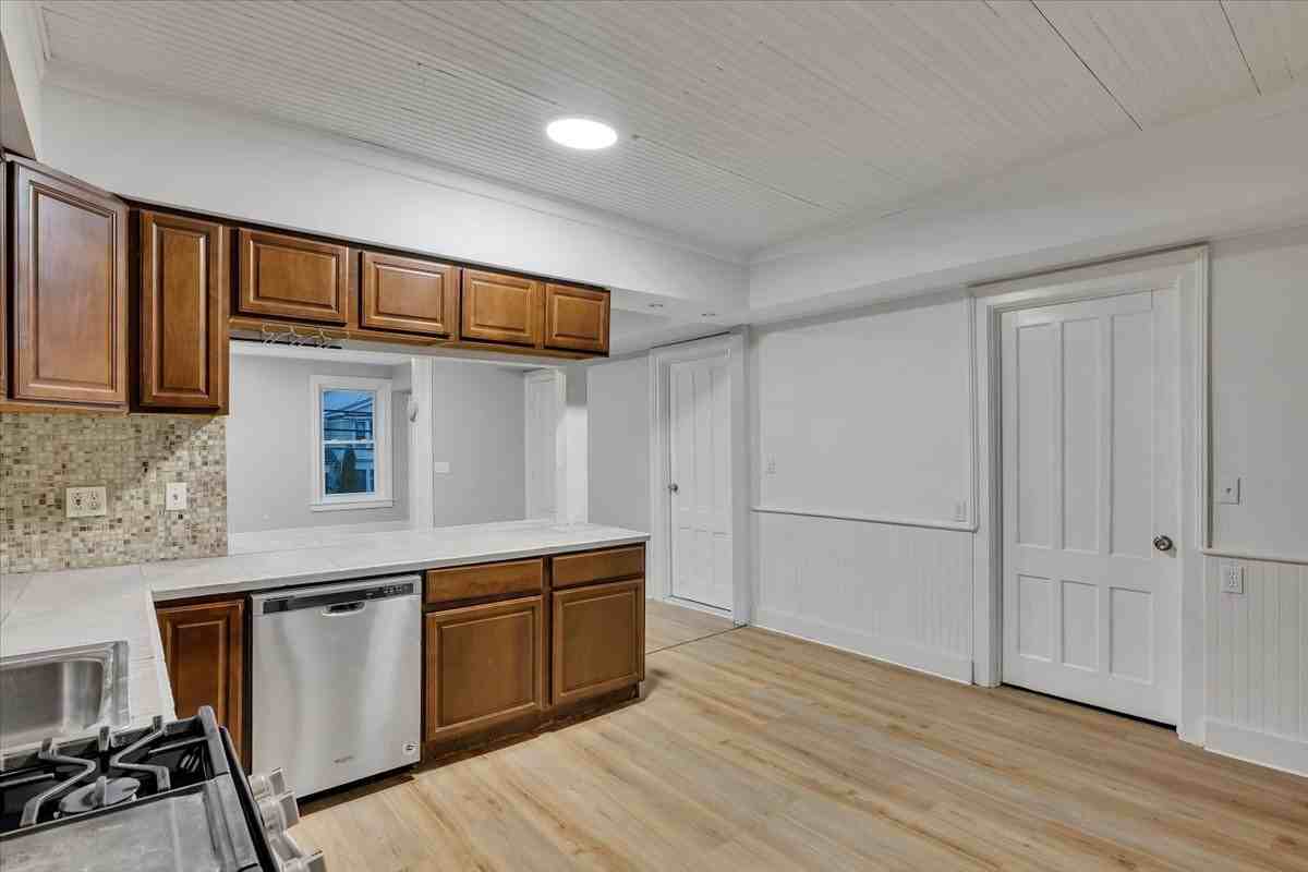 57 1/2 Saratoga Ave #2S - Photo 7 of 18