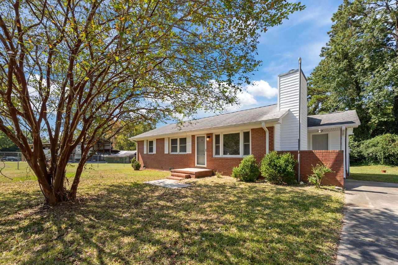 2503 Country Club Rd - Photo 2 of 31