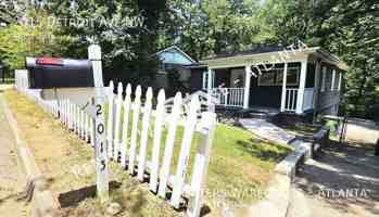 featured image of 2015 Detroit Ave Nw