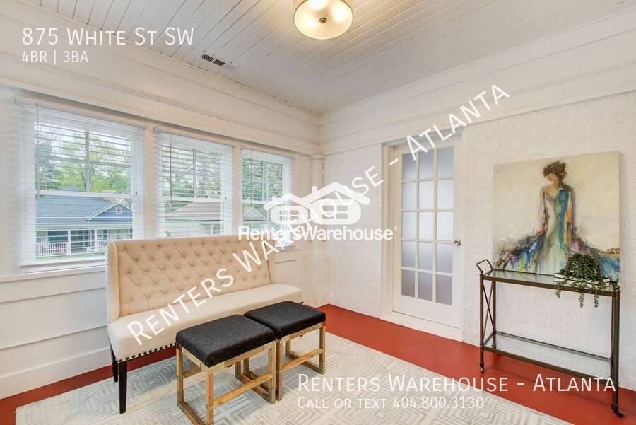 875 White St Sw - Photo 3 of 23