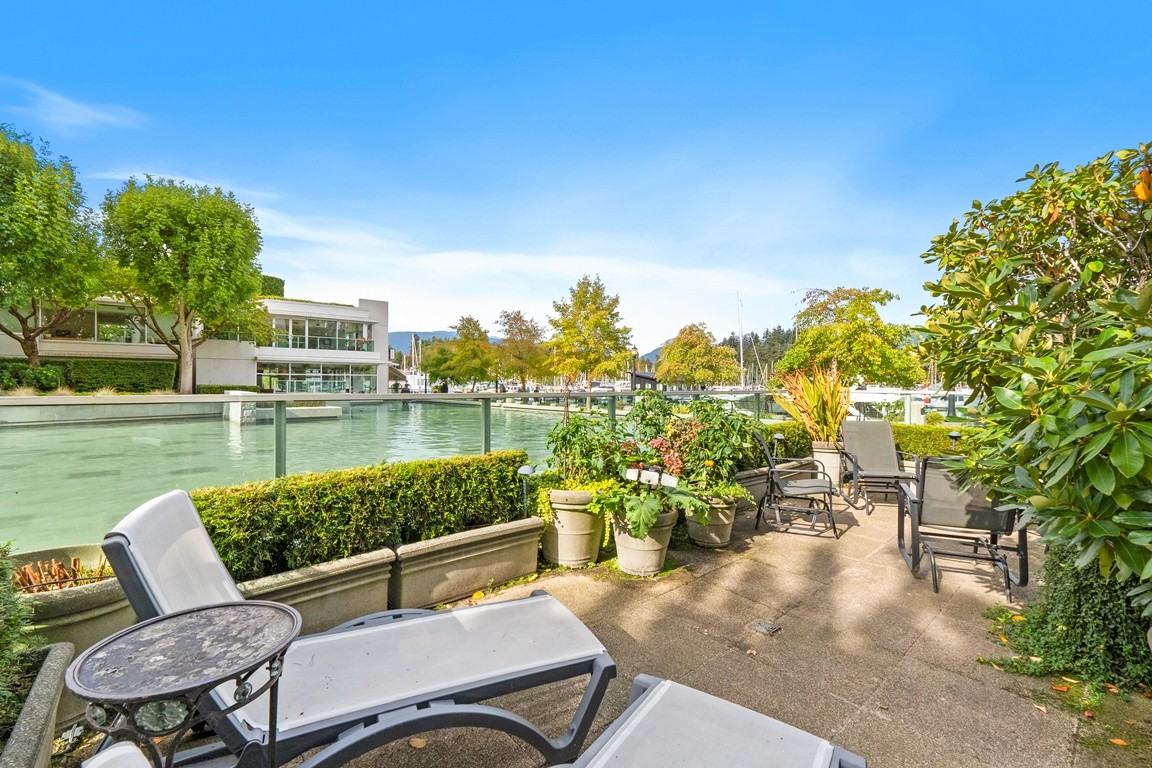 1717 Bayshore Drive #PH1 - Photo 5 of 29