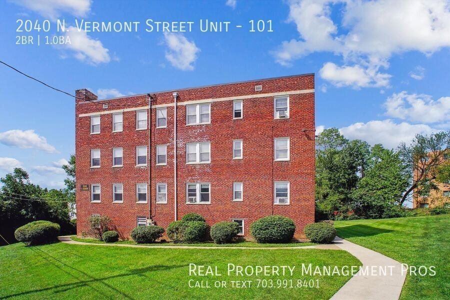 2040 North Vermont Street #101 - Photo 3 of 19