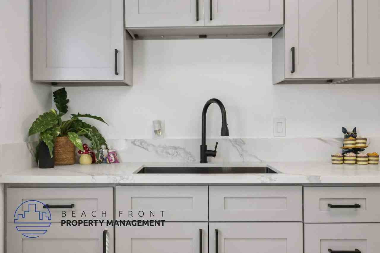 5792,5794,5802, 5804 Rostrata Avenue - Photo 4 of 21