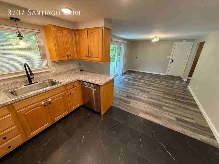 3707 Santiago Dr - Photo 3 of 45