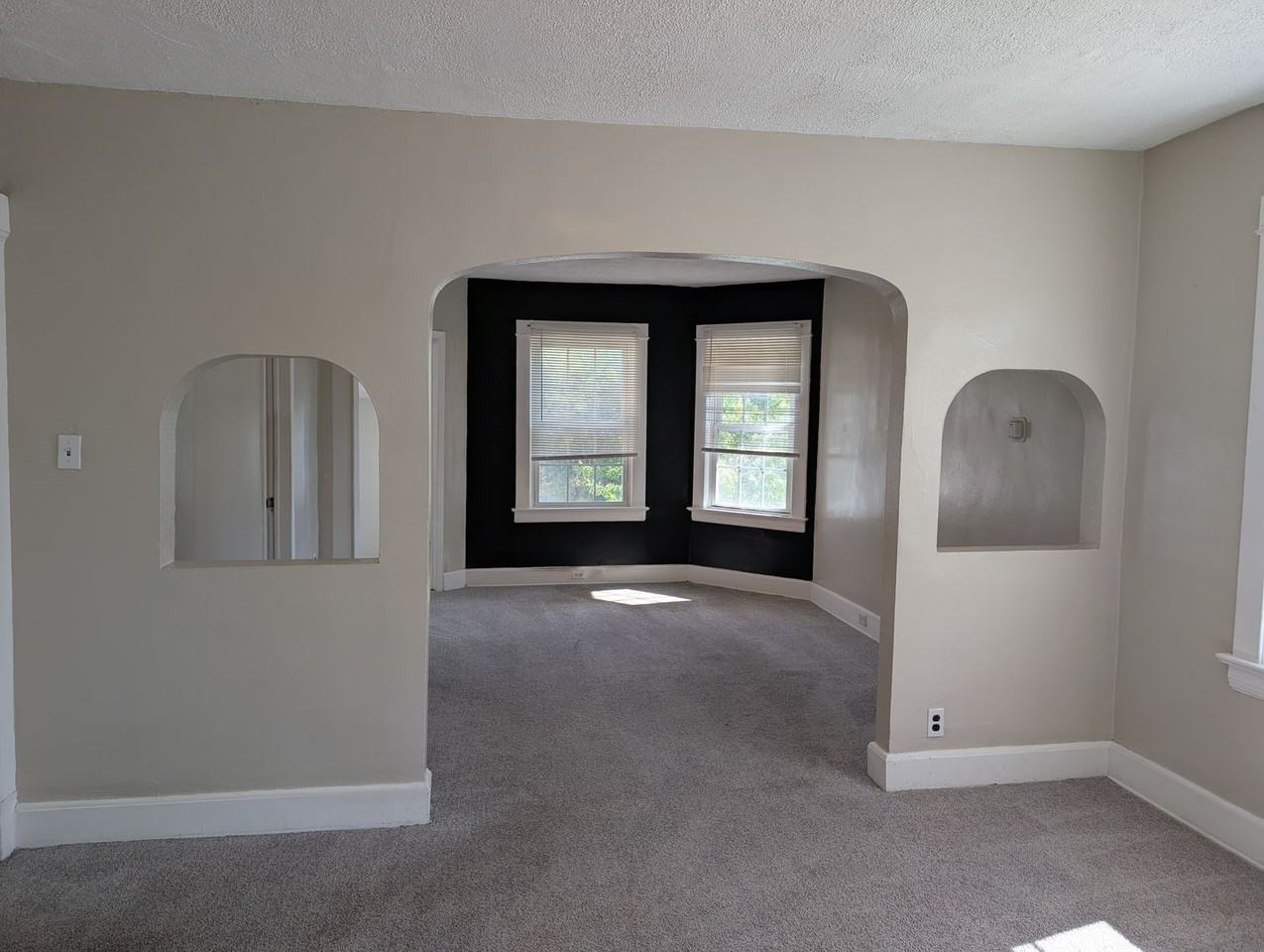 1476 West 107th Street - Photo 5 of 22