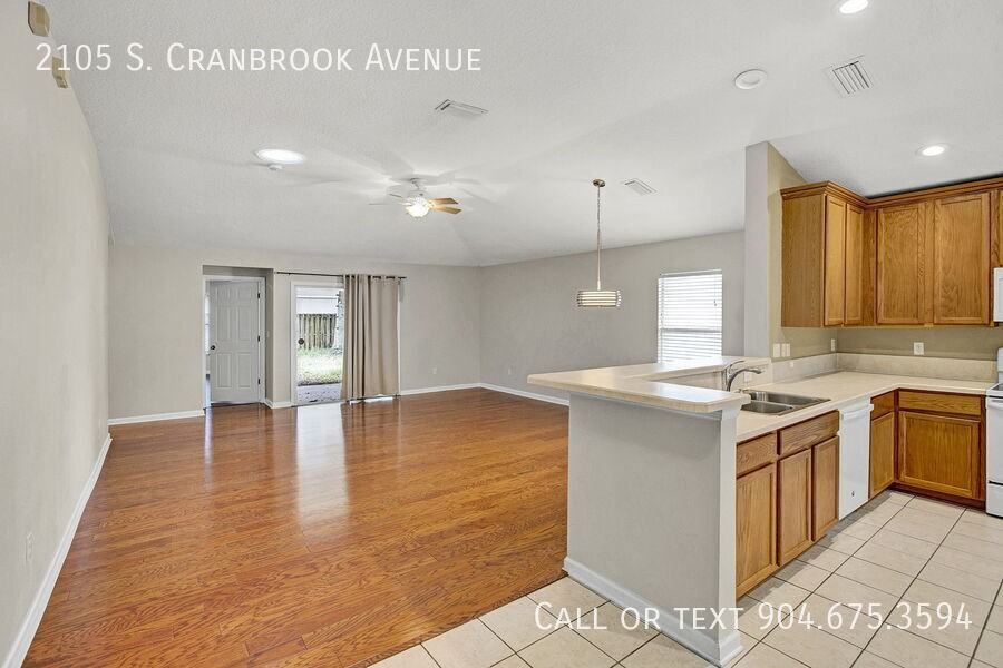 2105 S Cranbrook Ave - Photo 6 of 23