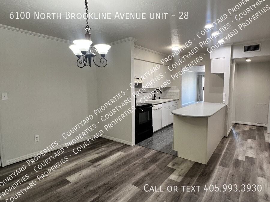 6100 N Brookline Ave #28 - Photo 3 of 31