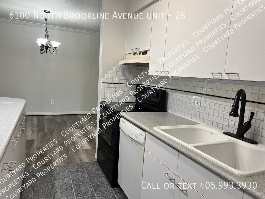 6100 N Brookline Ave #28 - Photo 7 of 31