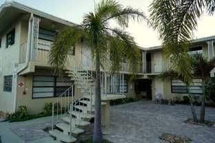 US-1 & NE 10th St - Photo 1 of 1