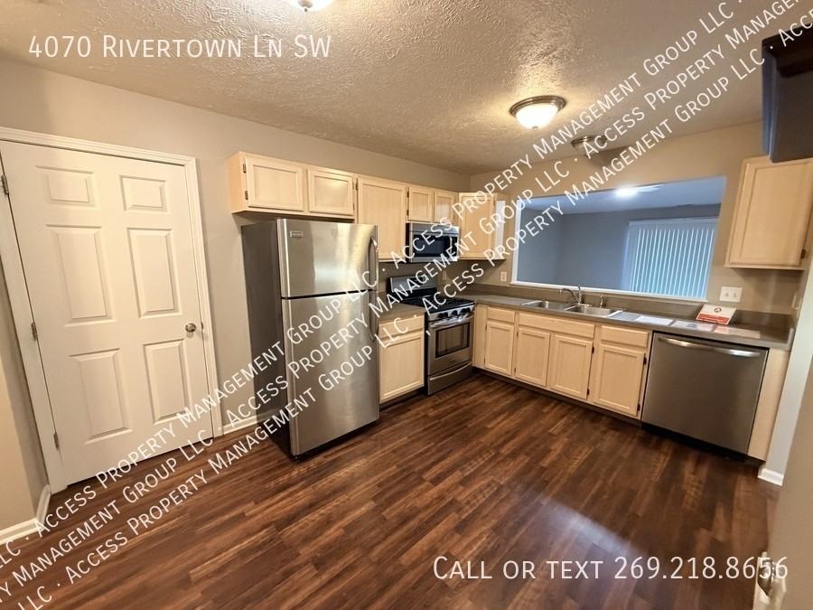 4070 Rivertown Ln Sw - Photo 2 of 32