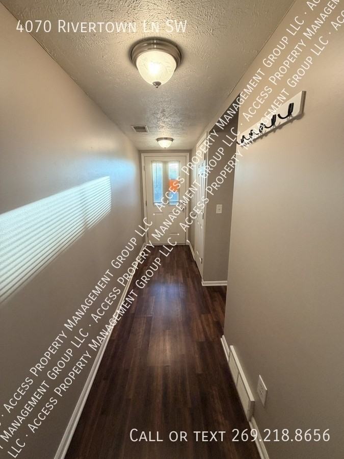 4070 Rivertown Ln Sw - Photo 5 of 32