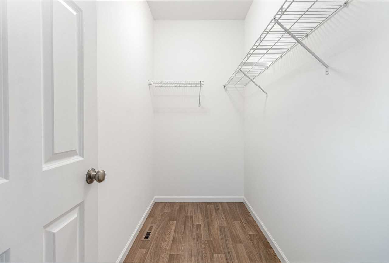 7870 Briarwood Dr - Photo 3 of 31