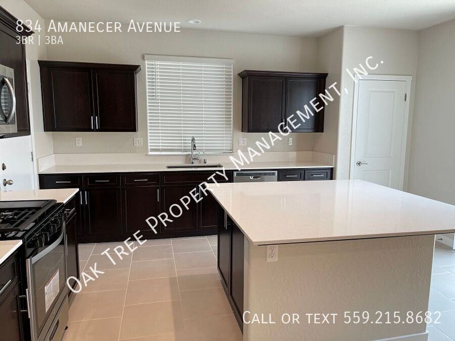 834 Amanecer Avenue - Photo 4 of 15