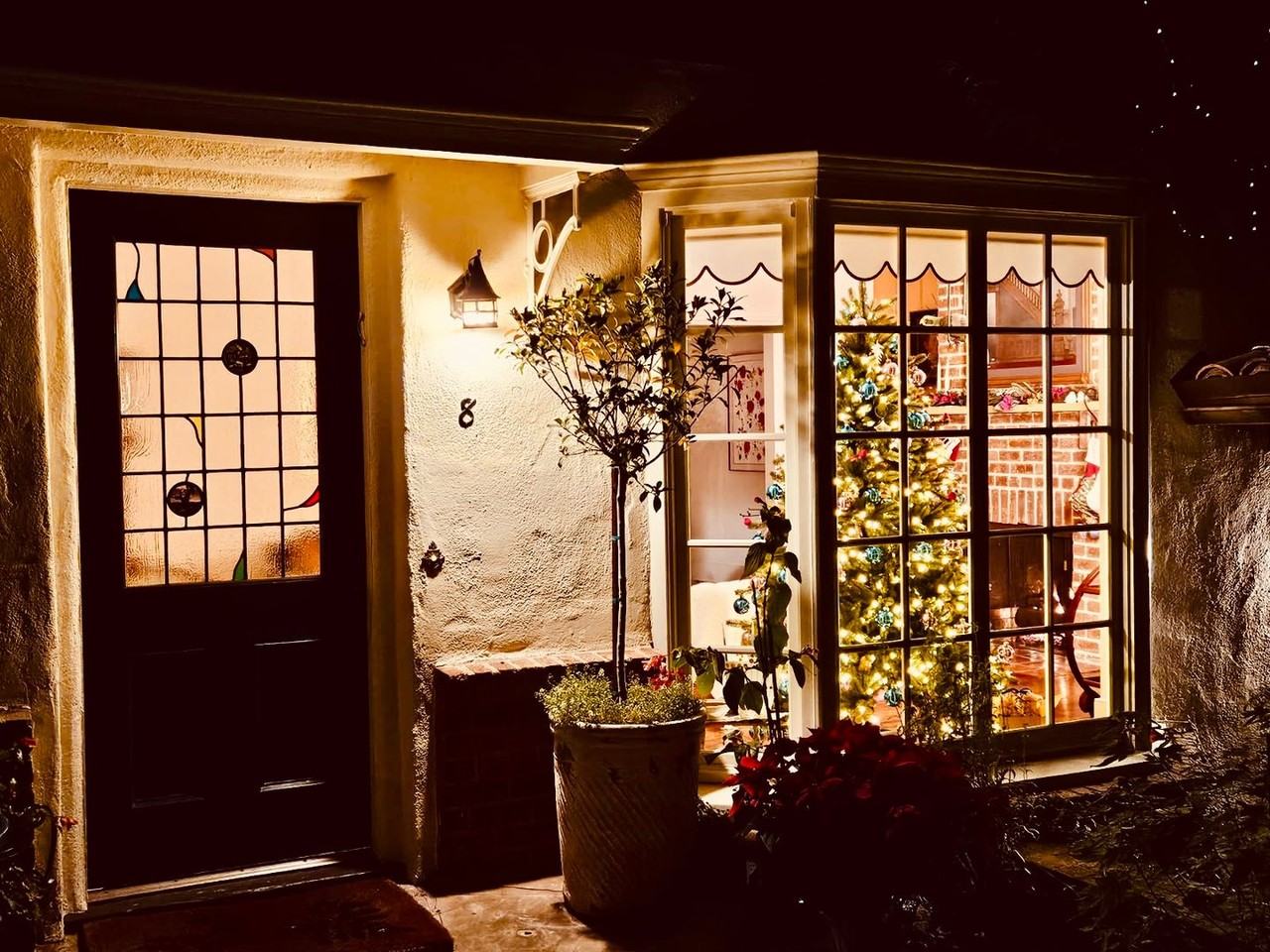 10966 Strathmore Dr #8 - Photo 4 of 35