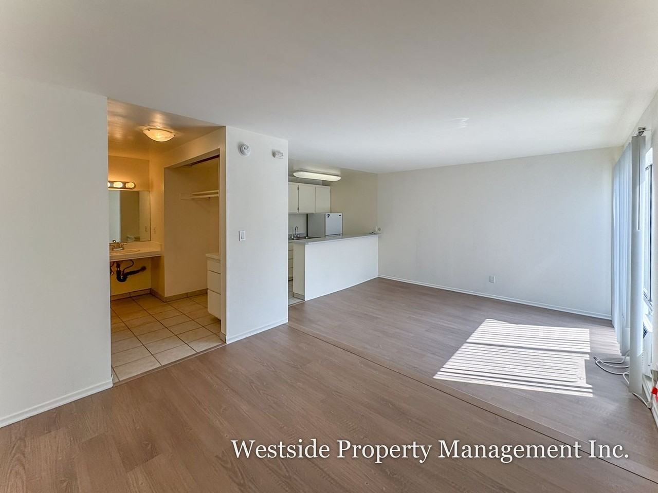 5751 Camellia Ave #303 - Photo 4 of 11