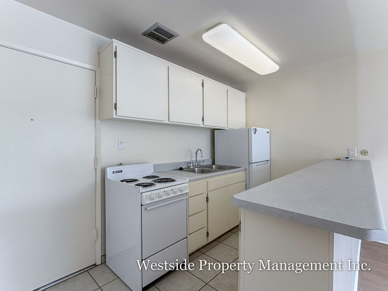 5751 Camellia Ave #303 - Photo 5 of 11