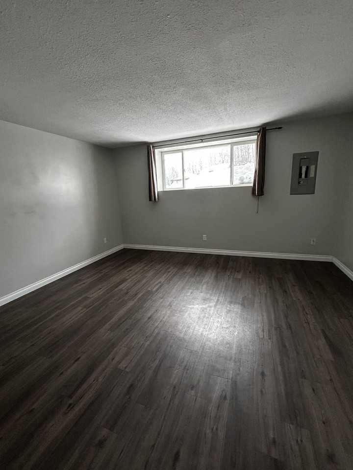 1311 Lark Ave #4 - Photo 2 of 7