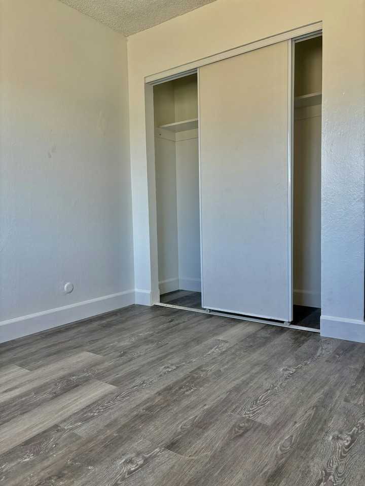 1331 Pinetree Drive, Unit 4 - Photo 3 of 14