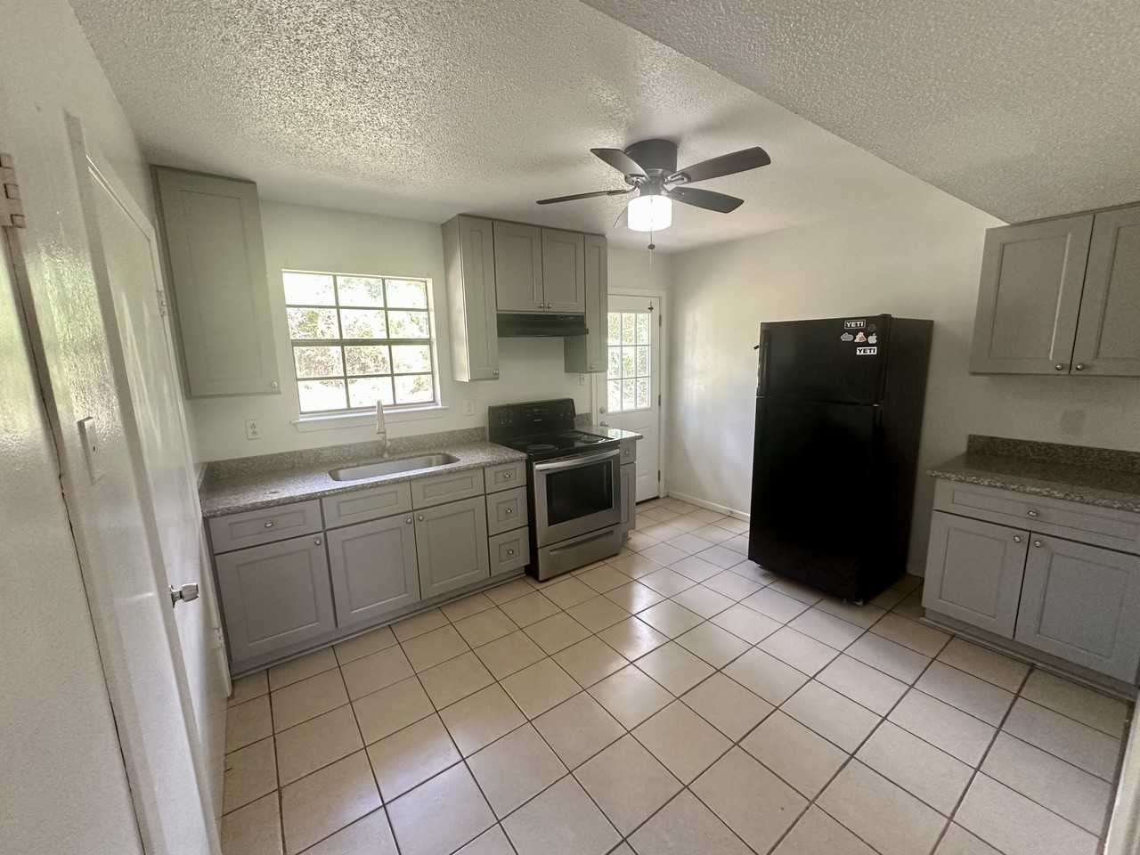 318 W 9th Ave #318 - Photo 3 of 9