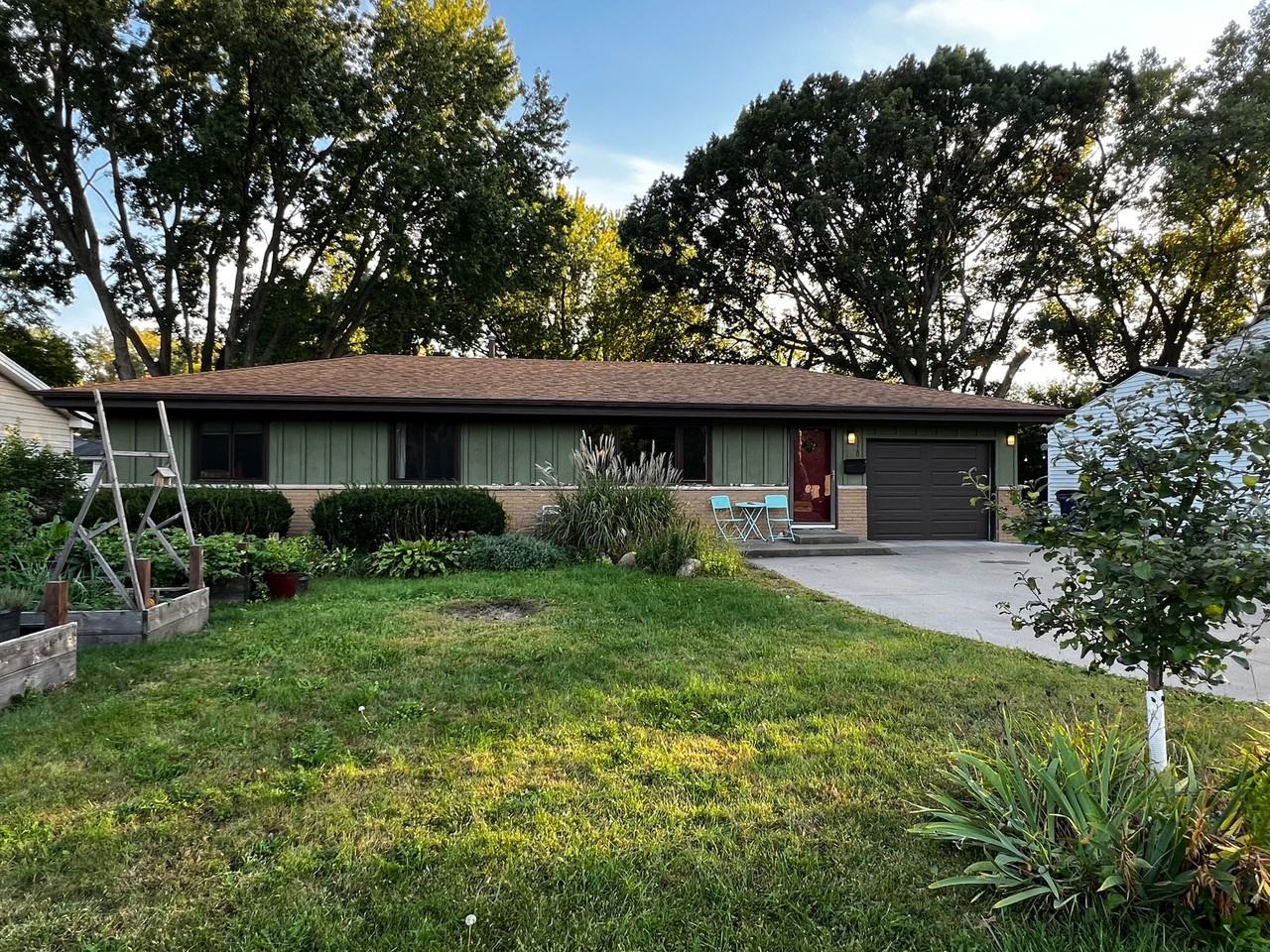 1720 49th Ave Ne #NA - Photo 2 of 29