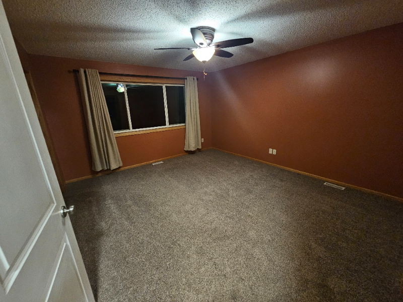 850 10th Ave Ne - Photo 3 of 16