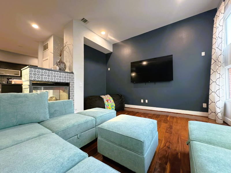 906 Hutchins St - Photo 3 of 20