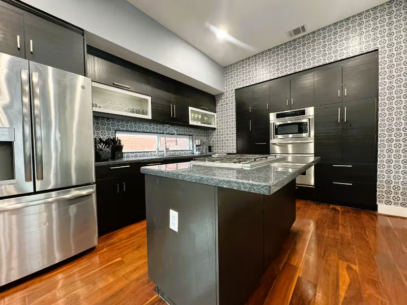 906 Hutchins St - Photo 5 of 20