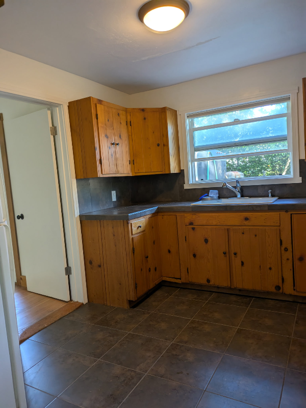 360 Clark Way - Photo 3 of 7
