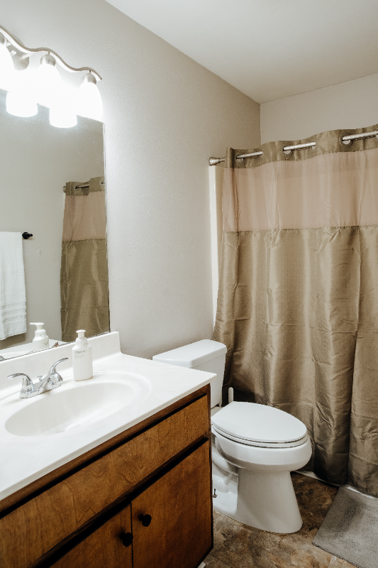 912 Dickenson Avenue - Photo 6 of 16