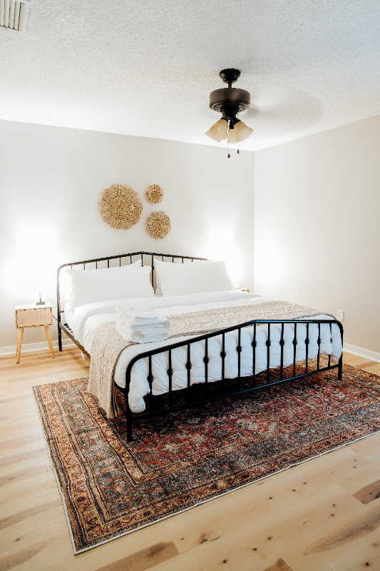 912 Dickenson Avenue - Photo 7 of 16