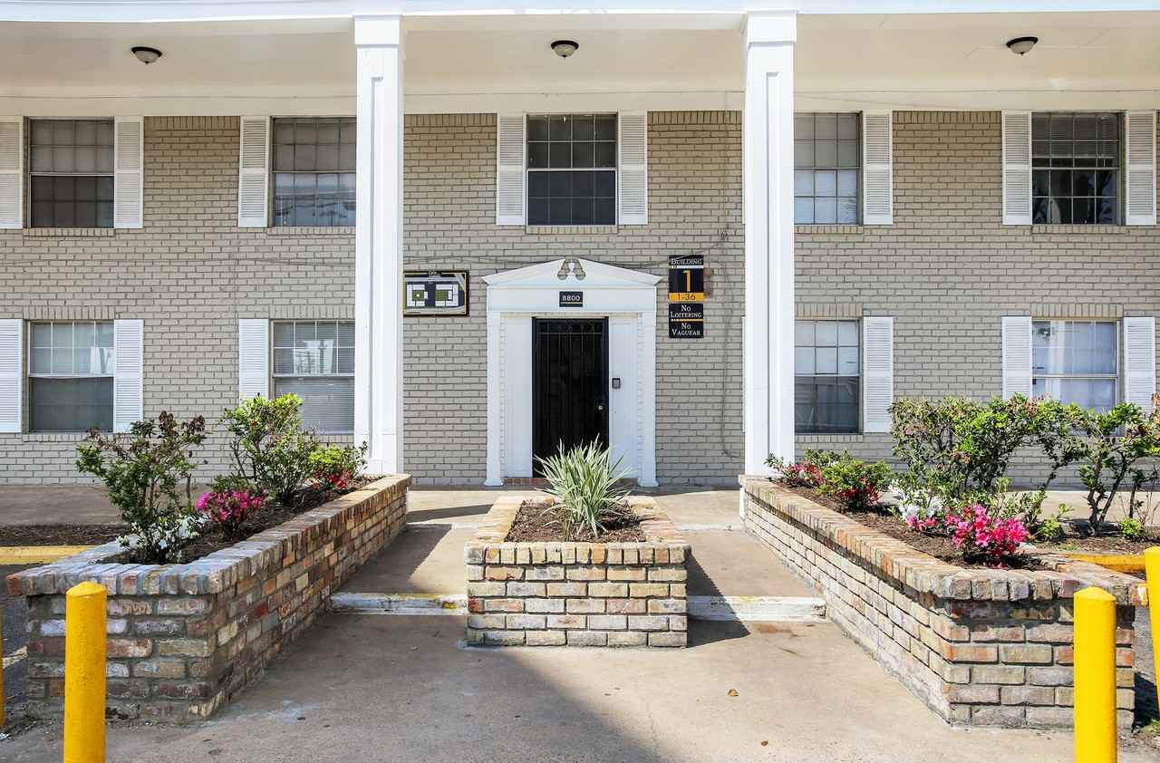 Casa Grande Apartments - Photo 4 of 24