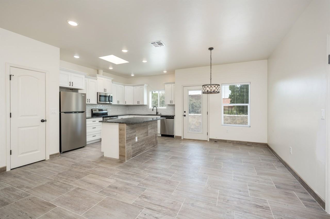 305 Wall Ave #C - Photo 2 of 13