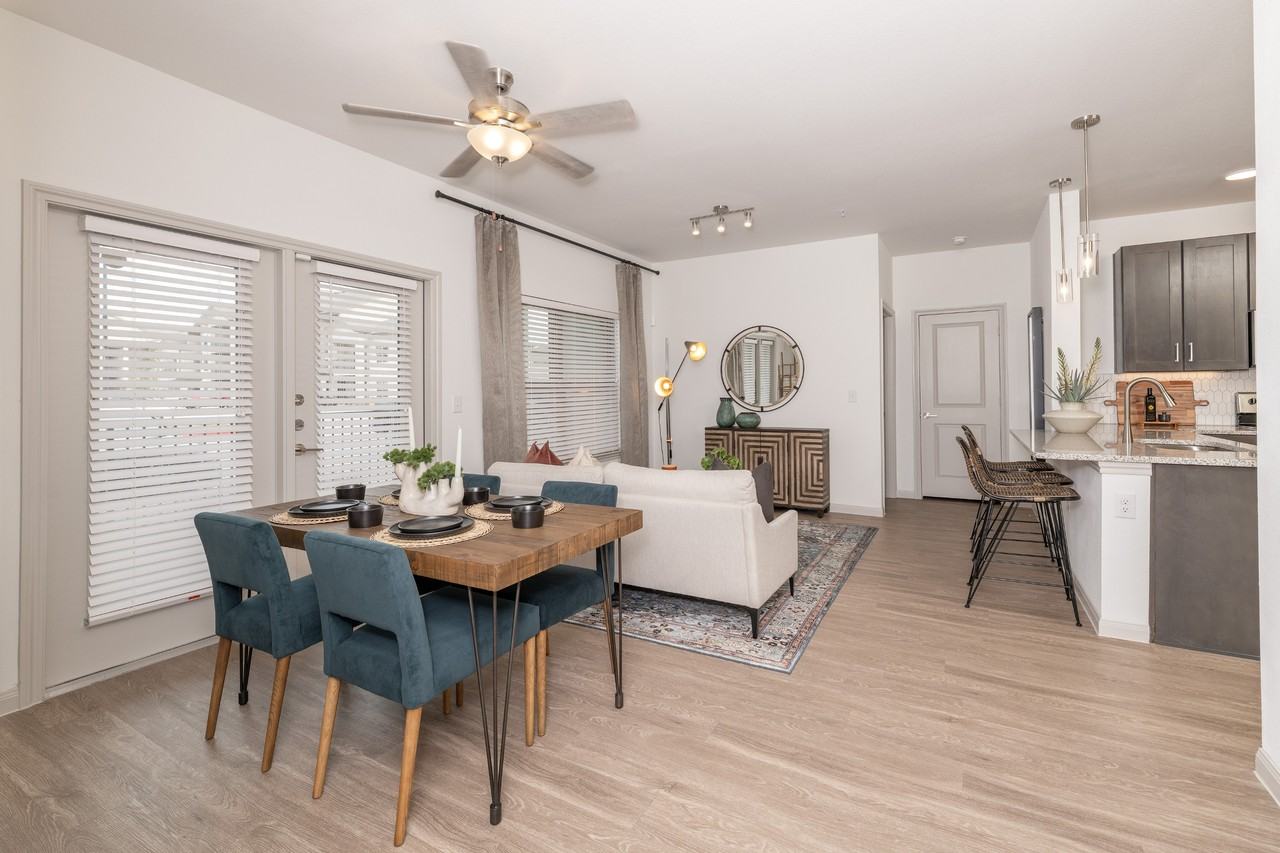 The Standard at Westlake - Photo 4 of 14