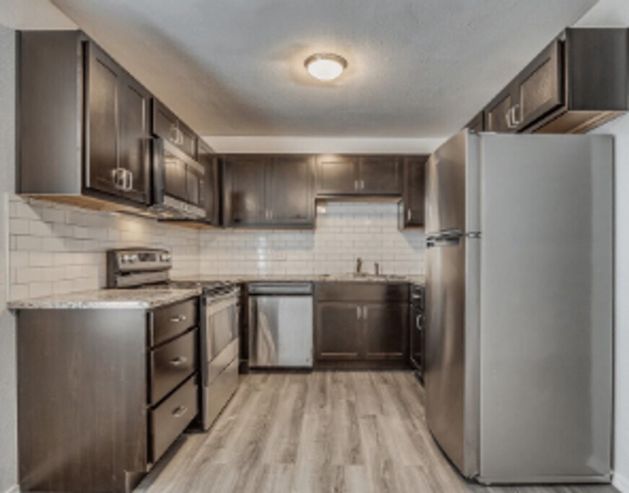 Stratford Square Apartments - Photo 2 of 27