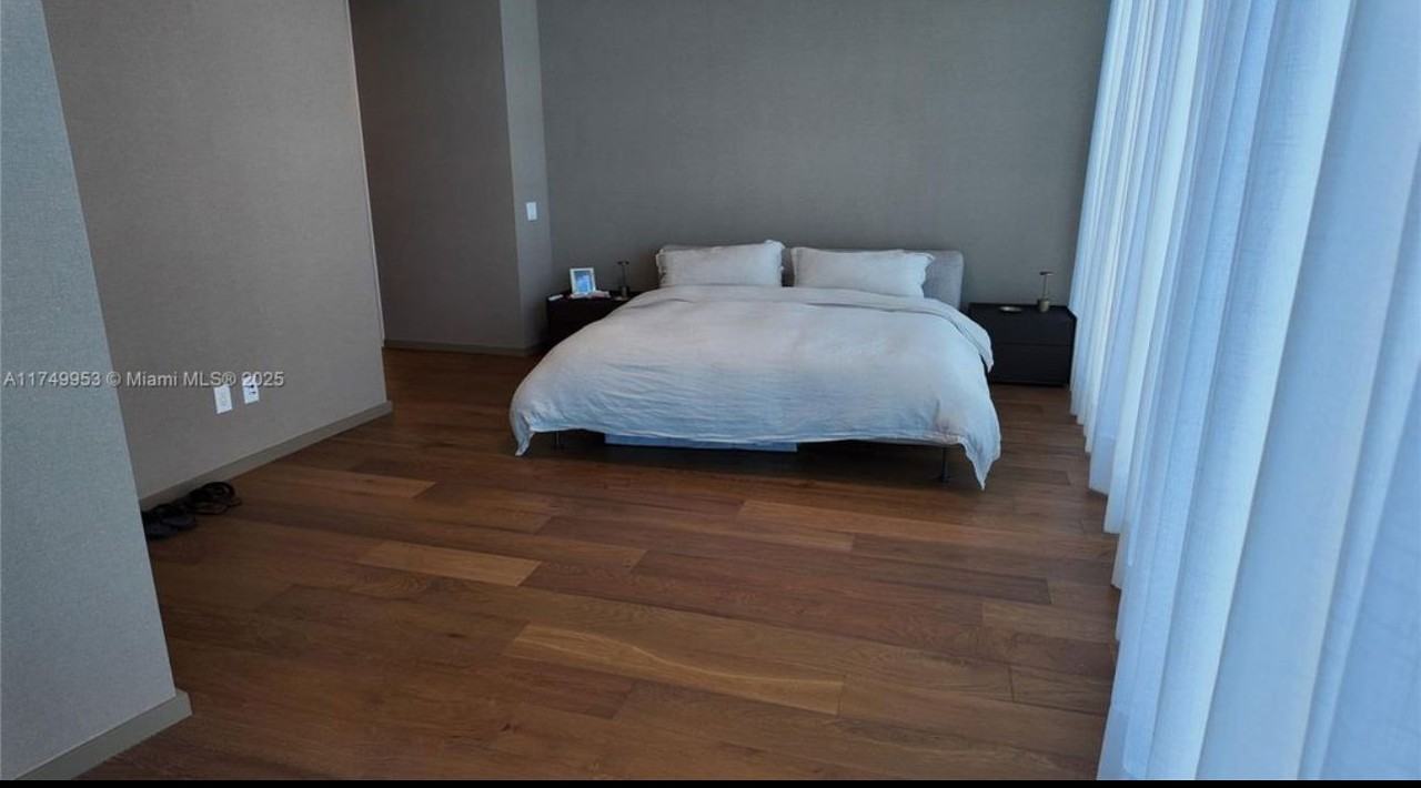 18555 Collins Avenue #905 - Photo 6 of 8