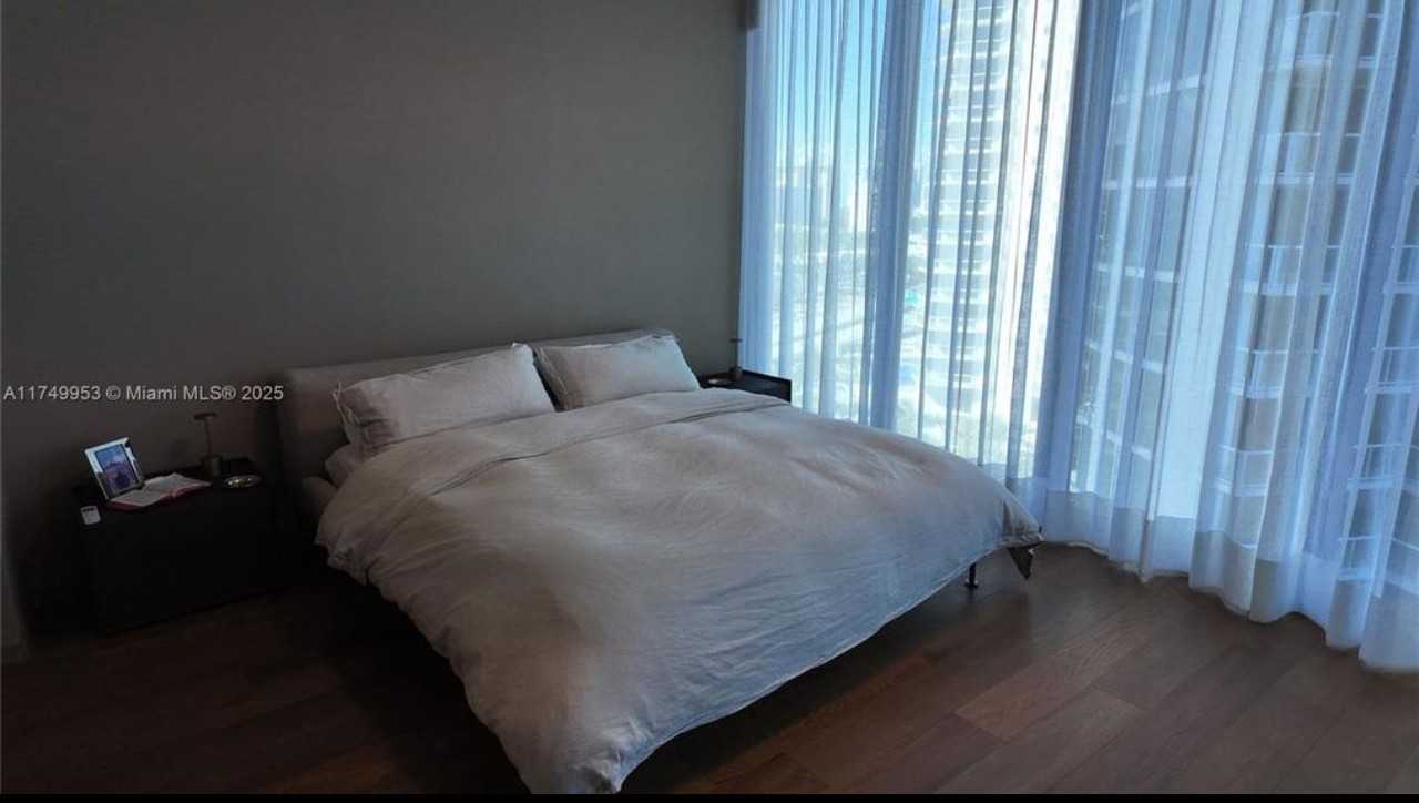 18555 Collins Avenue #905 - Photo 7 of 8