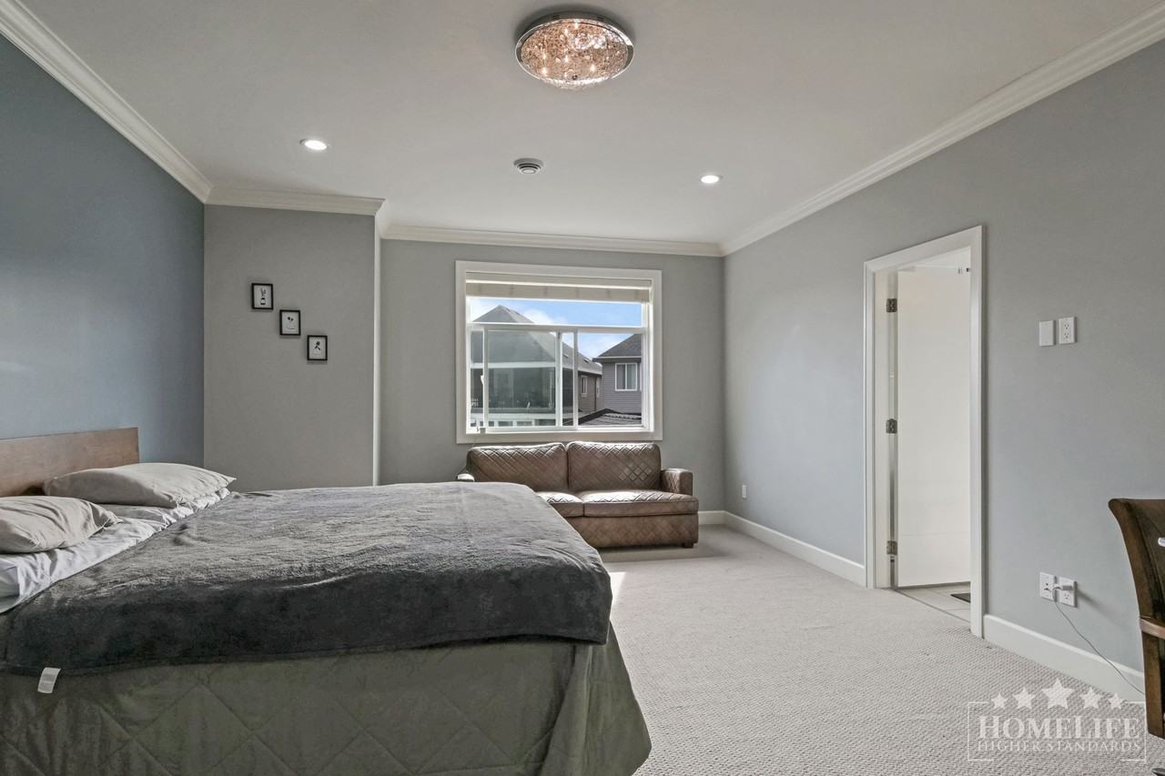 16482 63 Ave Uppr House - Photo 6 of 16