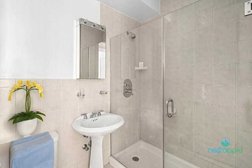 340 East 64th Street - Photo 6 of 10