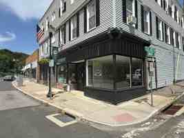 featured image of 450 Main St